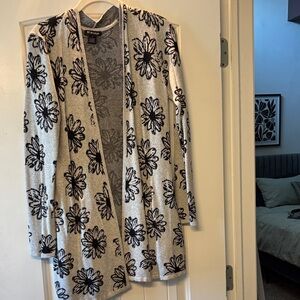 Black & Gray Floral Open-Front Cardigan by